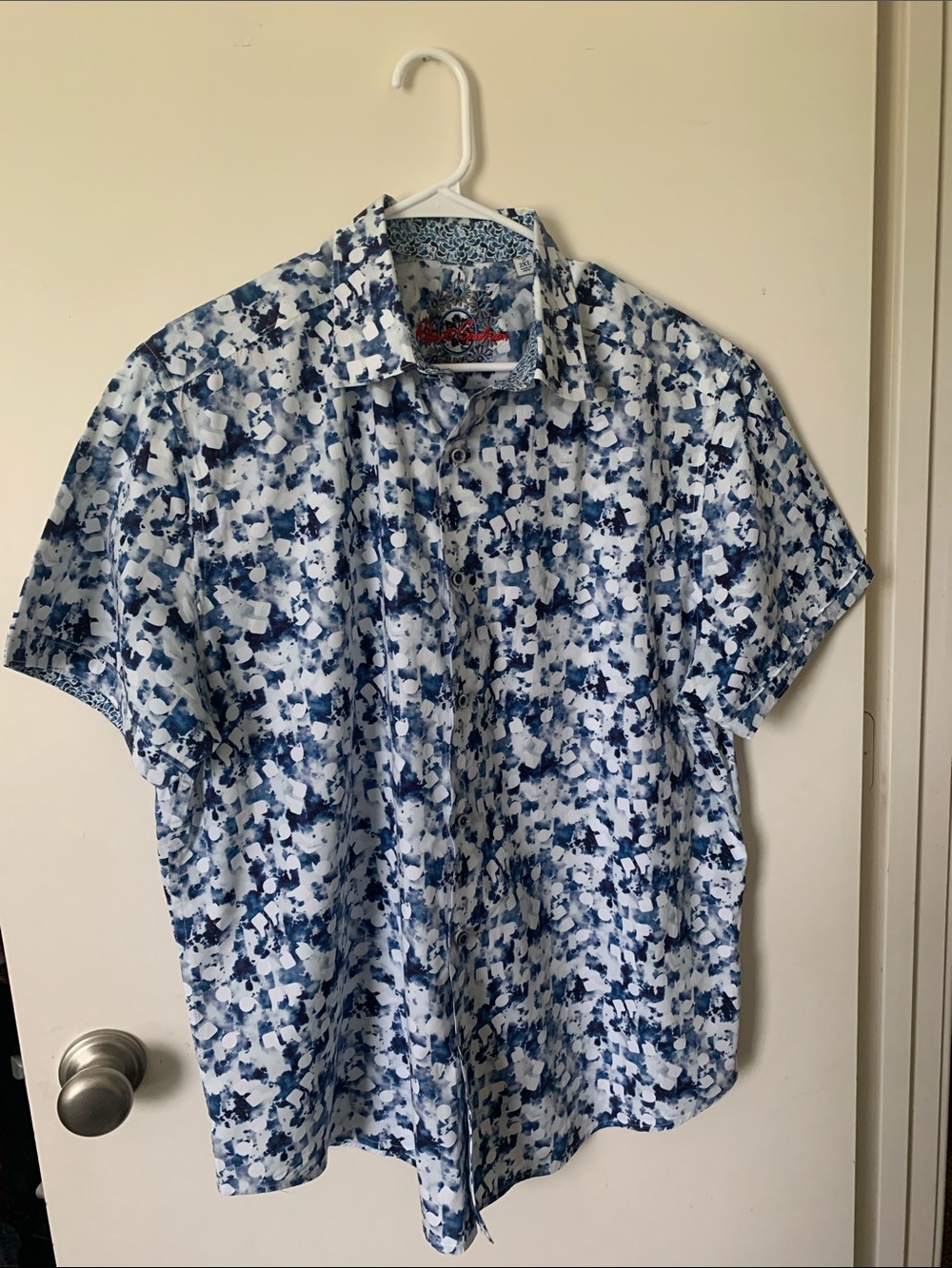 Robert Graham Blue and White Abstract Print Short Sleeve Button-Down